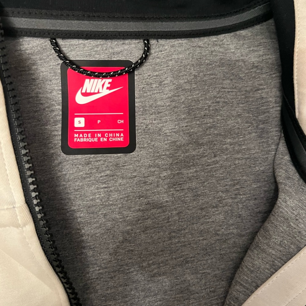 Nike Arkansas Razorbacks Jacket - Picture 4 of 4